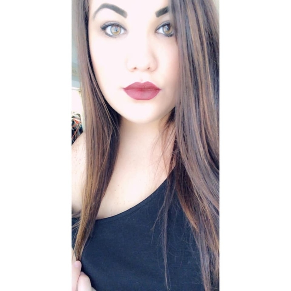 Meet your Posher, Ceirra - Picture 1 of 1